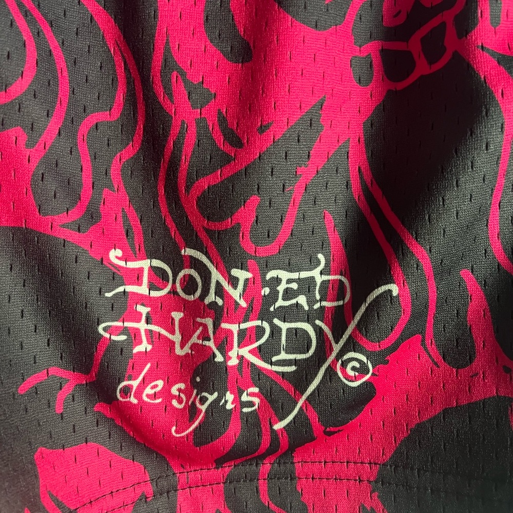 Ed hardy Pink Graphic Men's Shorts size small - Picture 4 of 6